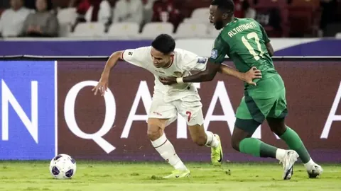 国足先下一城，唐天翼精彩远射；中国男足集结巴林，冲刺世预赛18强赛